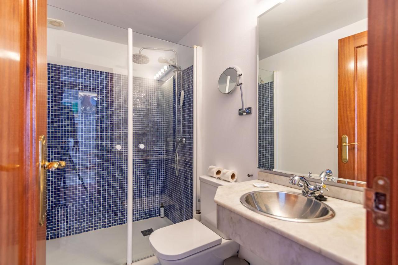 Abades Giralda Deluxe By Valcambre Apartment Seville Luaran gambar